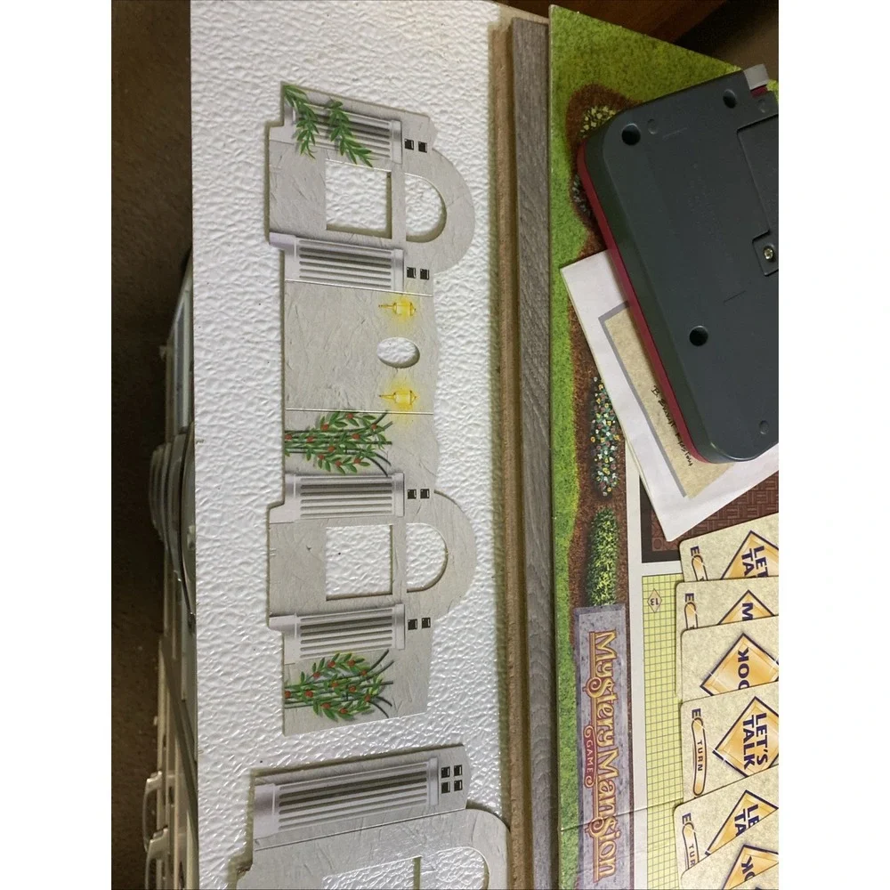 1995 Mystery Mansion Electronic Talking Game Parker Bros (Missing 2 Movers)